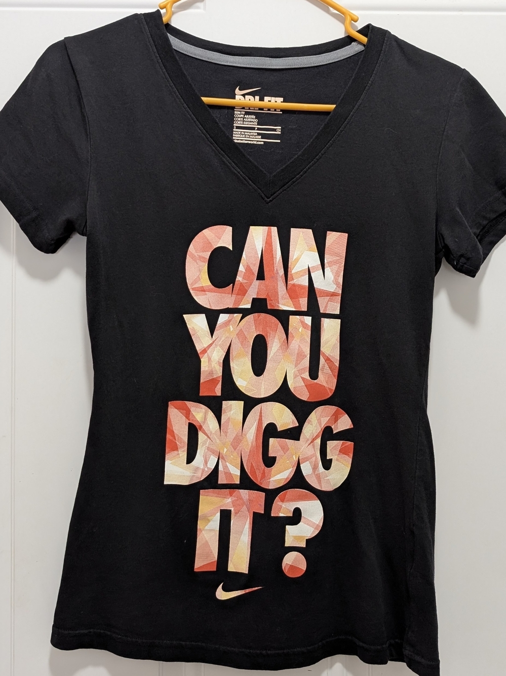 Nike Women’s Black V-Neck Graphic Tee - 'Can You Digg It?'